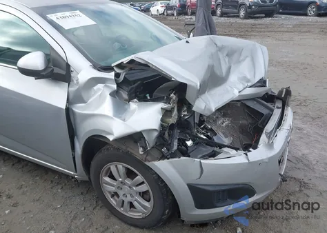 2014 Chevrolet Sonic Lt Auto z USA, uszkodzony, nr VIN 1G1JC5SH6E4164227